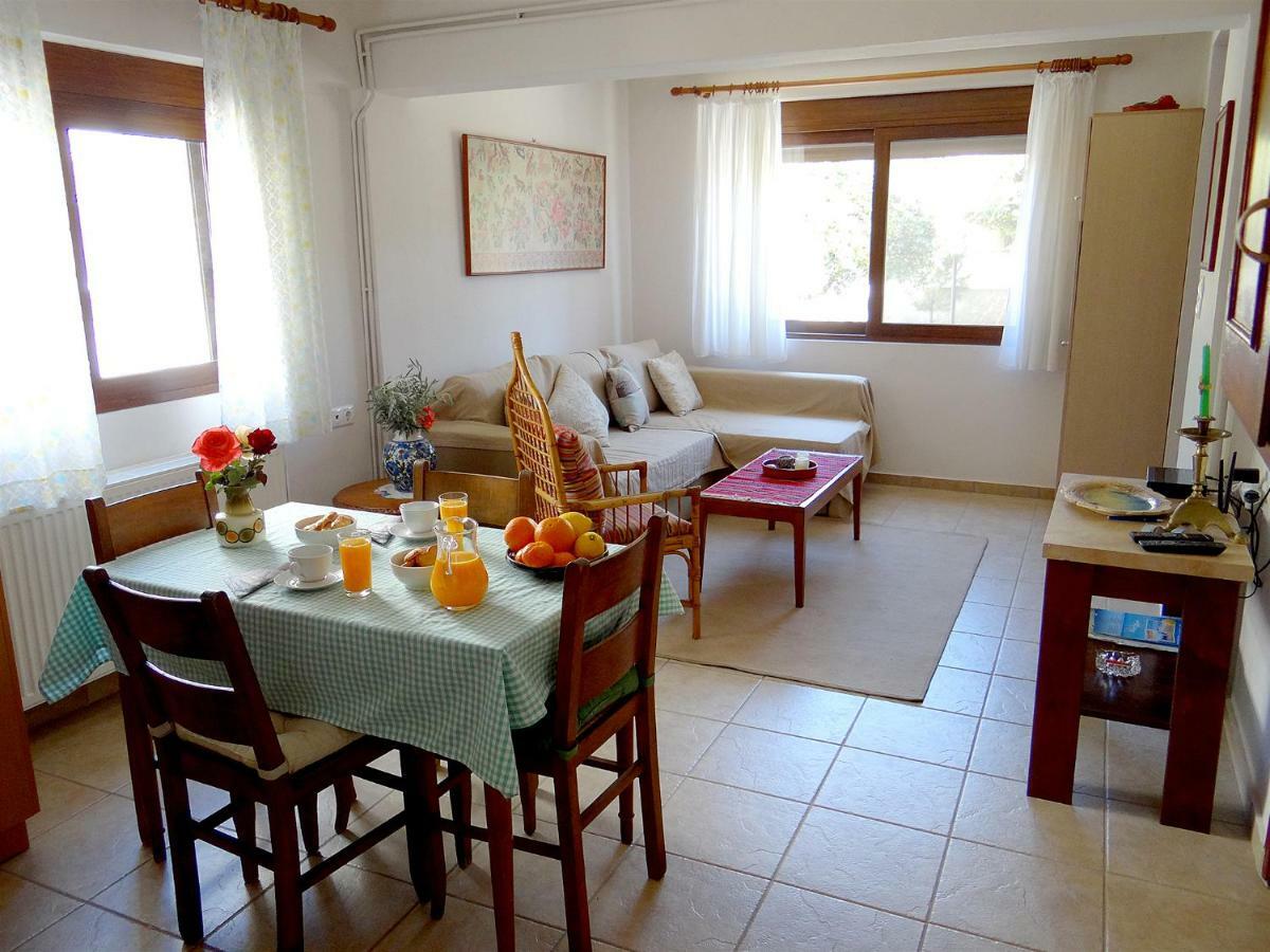 Apartment By The Sea Kato Daratso Exterior photo